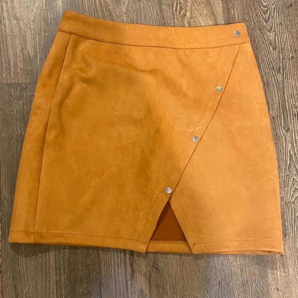 Suede Skirt Size Medium mid length